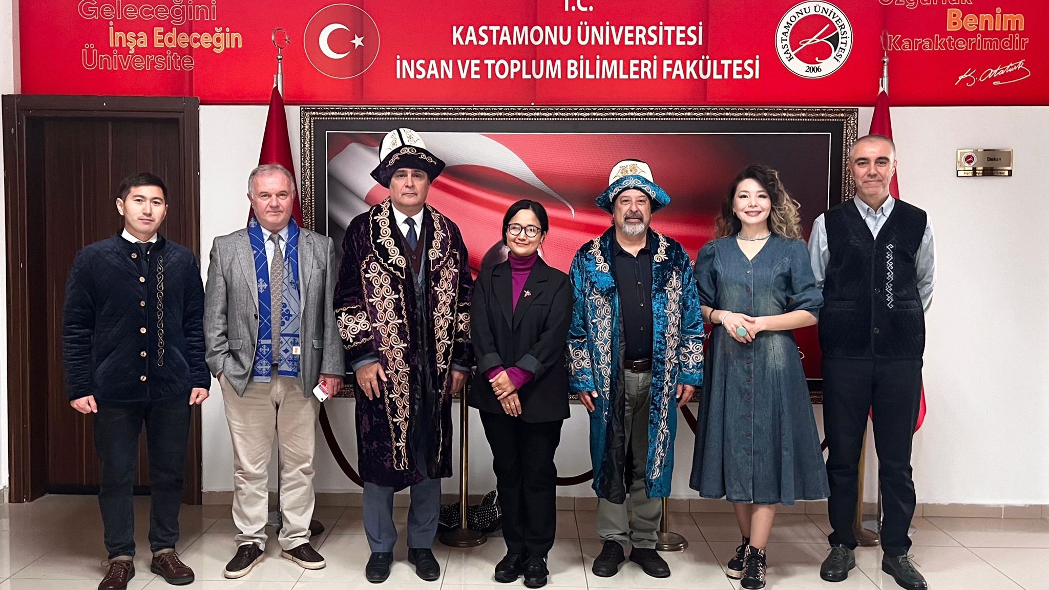 Buketov Üniversitesi’nden İndira Akhmetova, Gulmira Ualieva ve Bolat Hasenov fakültemiz yöneticilerini ziyaret ettiler
