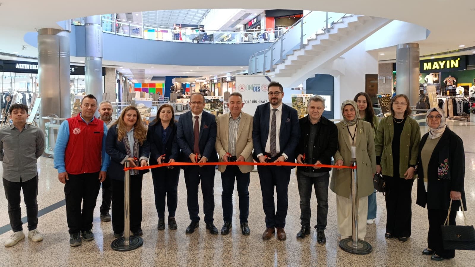 Arkümit’in Ünides 6. Dönem Projesi, “Bir Şehir, Bin Hikaye” Adlı Fotoğraf Sergisi Barutçuoğlu Avm ile Tamamlandı.